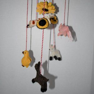 Edgehill Collection Wool Felt Farm Animal Mobile #DF3186 NWT